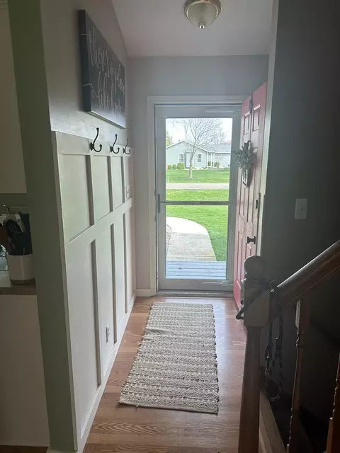 Entry Way - 703 Elm St, Le Roy, IL 61752 photo 1 of 5
