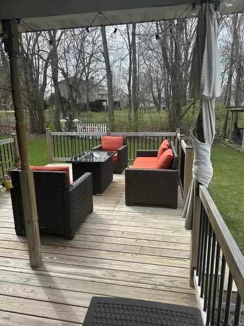 Exterior - 703 Elm St, Le Roy, IL 61752 photo 4 of 15