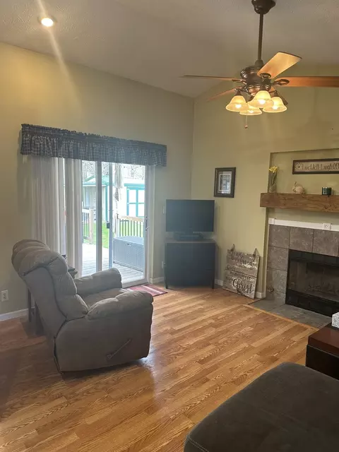 Living - 703 Elm St, Le Roy, IL 61752 photo 1 of 9
