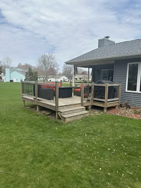 Exterior - 703 Elm St, Le Roy, IL 61752 photo 13 of 15