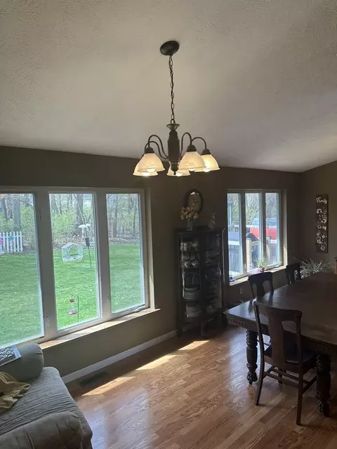 Dining - 703 Elm St, Le Roy, IL 61752 photo 2 of 8