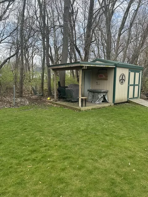 Exterior - 703 Elm St, Le Roy, IL 61752 photo 14 of 15