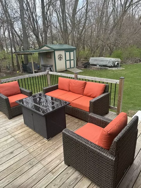 Exterior - 703 Elm St, Le Roy, IL 61752 photo 5 of 15