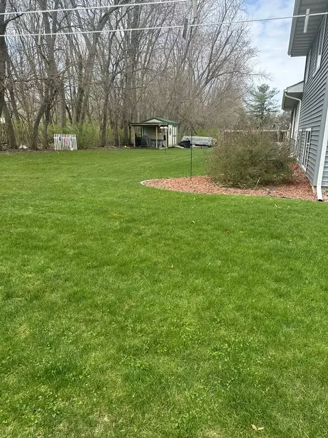 Exterior - 703 Elm St, Le Roy, IL 61752 photo 11 of 15