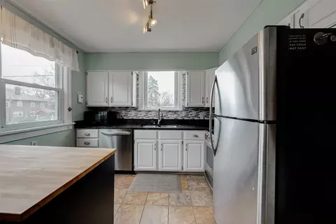 Kitchen - 58 White Pl, Bloomington, IL 61701 photo 1 of 2