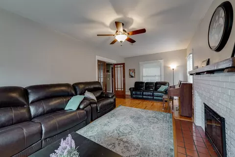 Living - 58 White Pl, Bloomington, IL 61701 photo 4 of 4