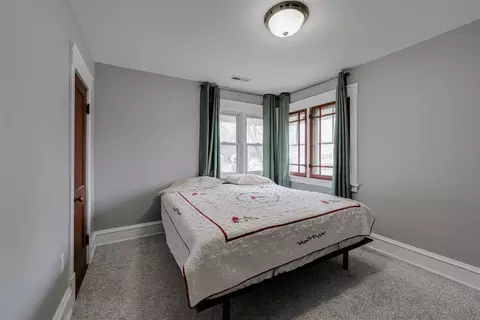 Bedroom - 58 White Pl, Bloomington, IL 61701 photo 3 of 4