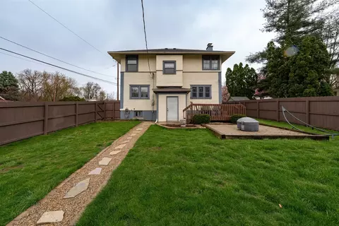 Exterior - 58 White Pl, Bloomington, IL 61701 photo 8 of 11