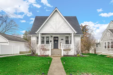 Exterior - 1815 E Willow Ave, Wheaton, IL 60187 photo 3 of 8