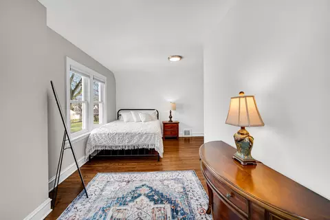 Bedroom - 1815 E Willow Ave, Wheaton, IL 60187 photo 4 of 4
