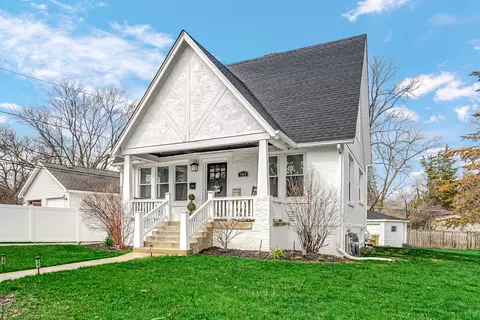 Exterior - 1815 E Willow Ave, Wheaton, IL 60187 photo 2 of 8