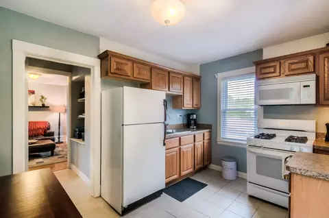 Kitchen - 617 Delles Rd, Wheaton, IL 60187 photo 3 of 4