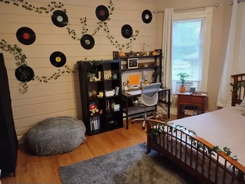 Bedroom - 617 Delles Rd, Wheaton, IL 60187 photo 2 of 5