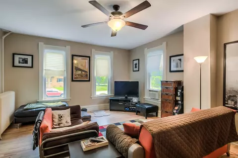 Bedroom - 617 Delles Rd, Wheaton, IL 60187 photo 1 of 5