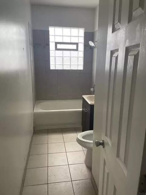 Bath - 2252 E 84th St, Chicago, IL 60617 photo 1 of 4