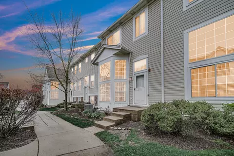 607 Hidden Creek Ln #0, North Aurora, IL 60542