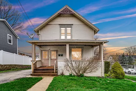 314 Oak St, Saint Charles, IL 60174