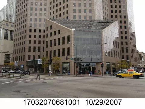950 N Michigan Ave #4804, Chicago, IL 60611