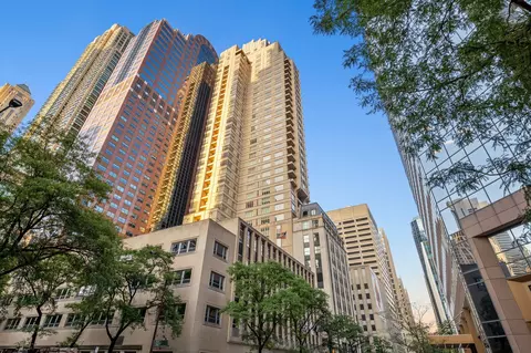 118 Erie St #20A, Chicago, IL 60611