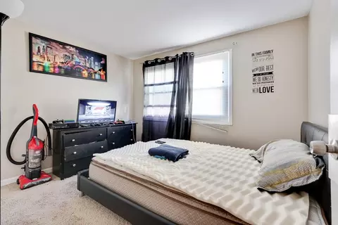 Bedroom - 1992 Hastings Dr, Hoffman Estates, IL 60169 photo 2 of 2