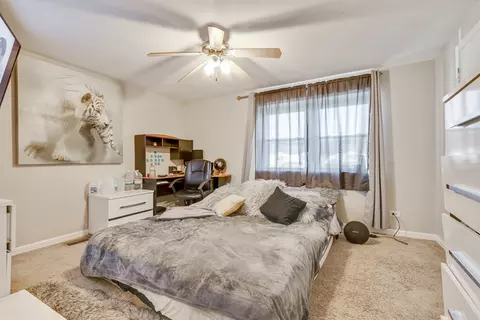 Bedroom - 1992 Hastings Dr, Hoffman Estates, IL 60169 photo 1 of 2