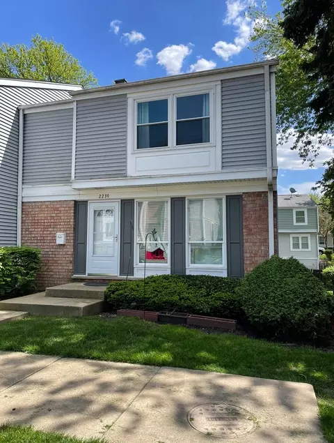 2239 Clifton Pl, Hoffman Estates, IL 60169