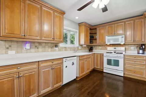 4703 Thorntree Ln, Rolling Meadows, IL 60008 photo 10