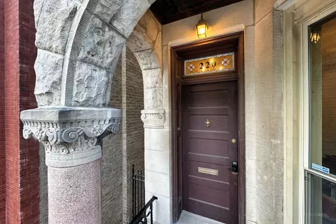 220 S Laflin St, Chicago, IL 60607 photo 2
