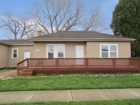 13711 Laramie Ave, Crestwood, IL 60445