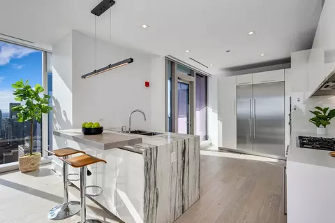 Kitchen - 363 E Wacker Dr #5101, Chicago, IL 60601 photo 3 of 4
