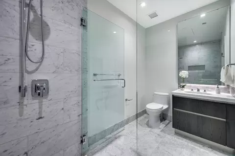 Bath - 363 E Wacker Dr #5101, Chicago, IL 60601 photo 3 of 3