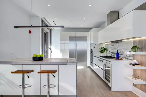 Kitchen - 363 E Wacker Dr #5101, Chicago, IL 60601 photo 1 of 4