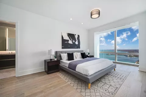 Bedroom - 363 E Wacker Dr #5101, Chicago, IL 60601 photo 3 of 5