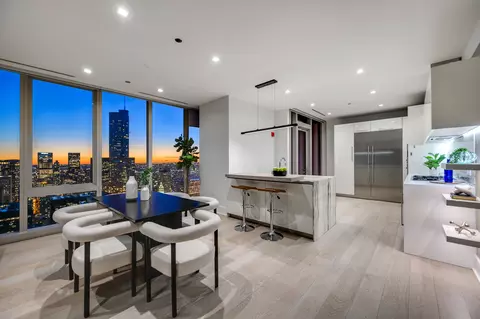 Dining - 363 E Wacker Dr #5101, Chicago, IL 60601 photo 4 of 5