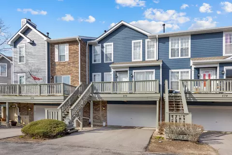 576 W Parkside Dr, Palatine, IL 60067