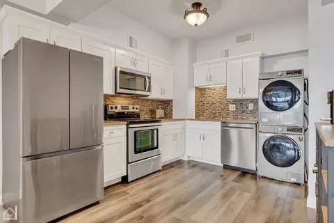 Kitchen - 175 E Delaware Pl #5310, Chicago, IL 60611 photo 1 of 2
