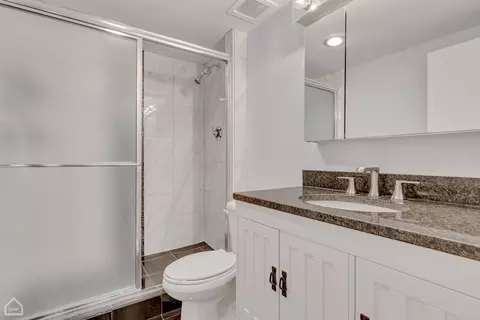 Bath - 175 E Delaware Pl #5310, Chicago, IL 60611 photo 1 of 2