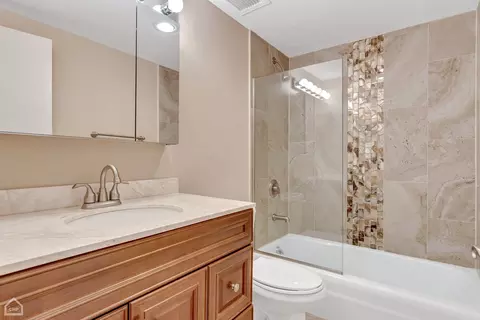 Bath - 175 E Delaware Pl #5310, Chicago, IL 60611 photo 2 of 2