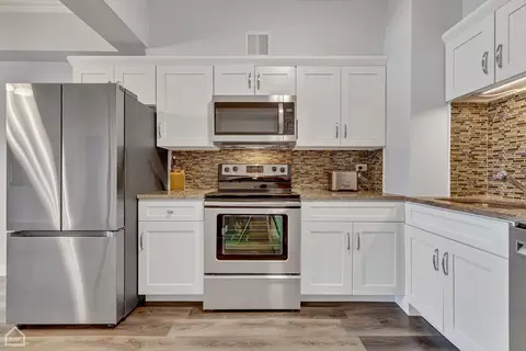 Kitchen - 175 E Delaware Pl #5310, Chicago, IL 60611 photo 2 of 2