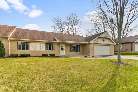 11601 Autobahn Dr W, Palos Park, IL 60464