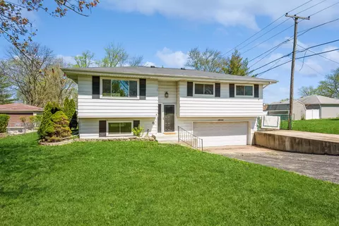19 W634 14th St, Lombard, IL 60148