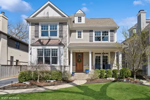 899 Ash St, Winnetka, IL 60093