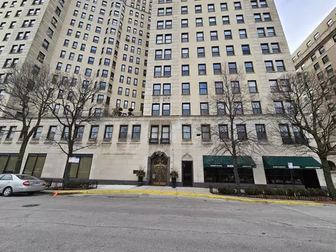 2000 N Lincoln Park West Ave #1105, Chicago, IL 60614