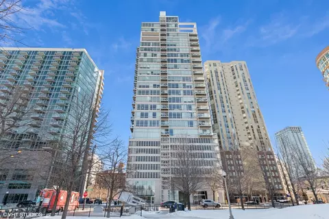 653 N Kingsbury St #2402, Chicago, IL 60654