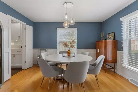 Dining - 1107 Harrington Dr, Champaign, IL 61821 photo 4 of 5