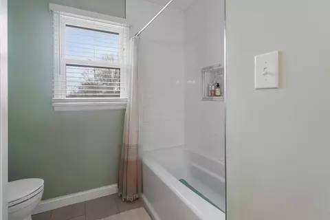 Bath - 1107 Harrington Dr, Champaign, IL 61821 photo 4 of 4