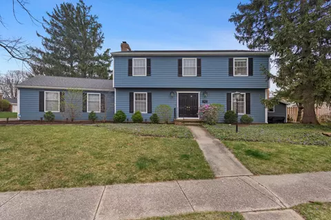 1107 Harrington Dr, Champaign, IL 61821