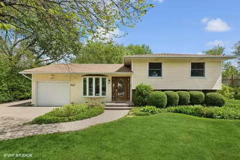997 N Apple Tree Ct, Palatine, IL 60067