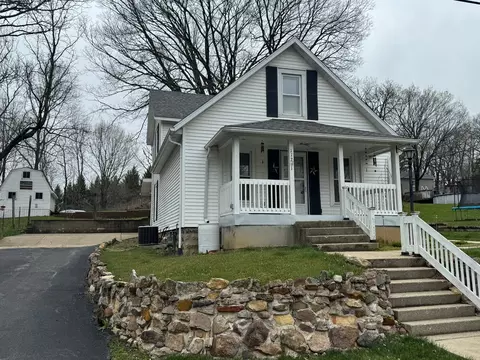 1121 Center St, Dixon, IL 61021