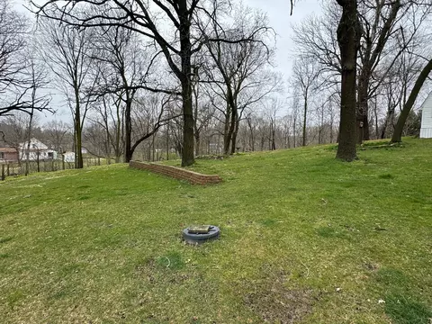 View/Area - 1121 Center St, Dixon, IL 61021 photo 1 of 2